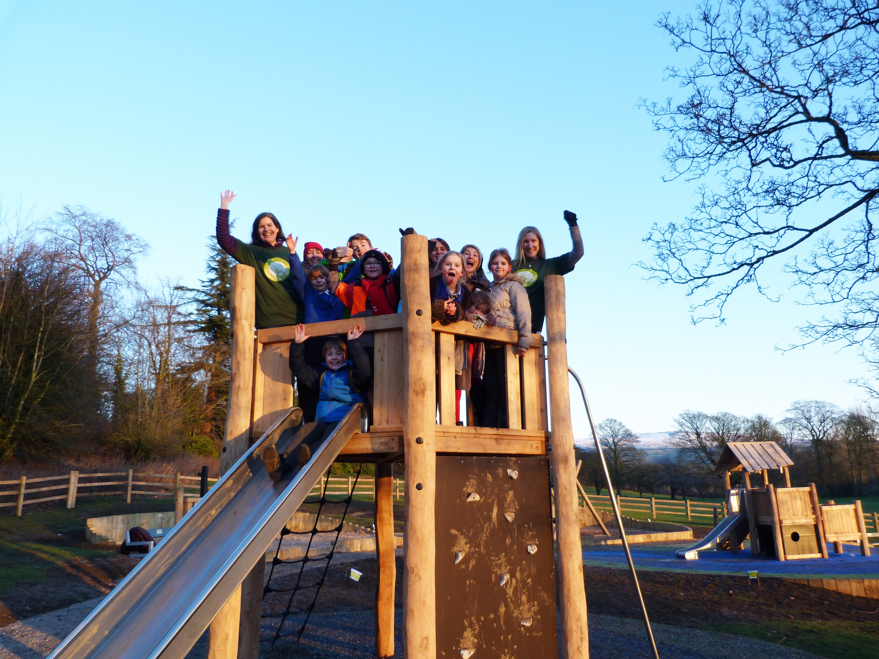 b and q childrens sandpit